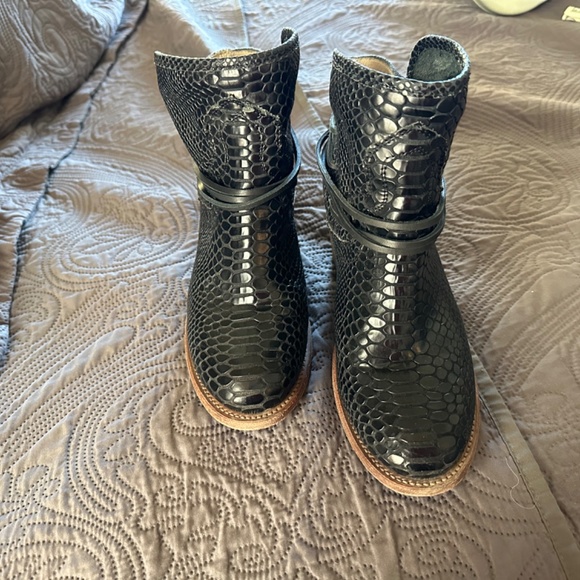 Freebies size 8 - Picture 5 of 7